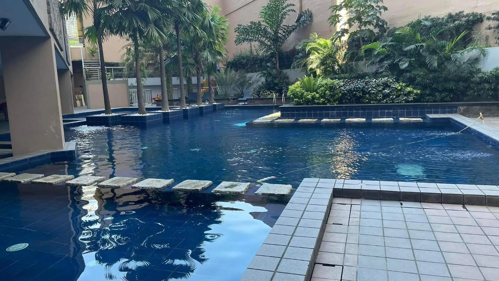 Sunshine 100 City Plaza Condo By Ch Home Mandaluyong